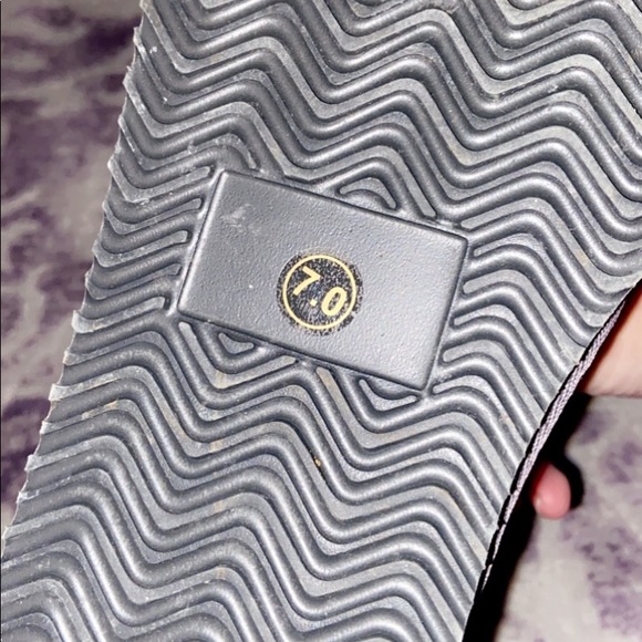 Fuzzy boots - Picture 3 of 3